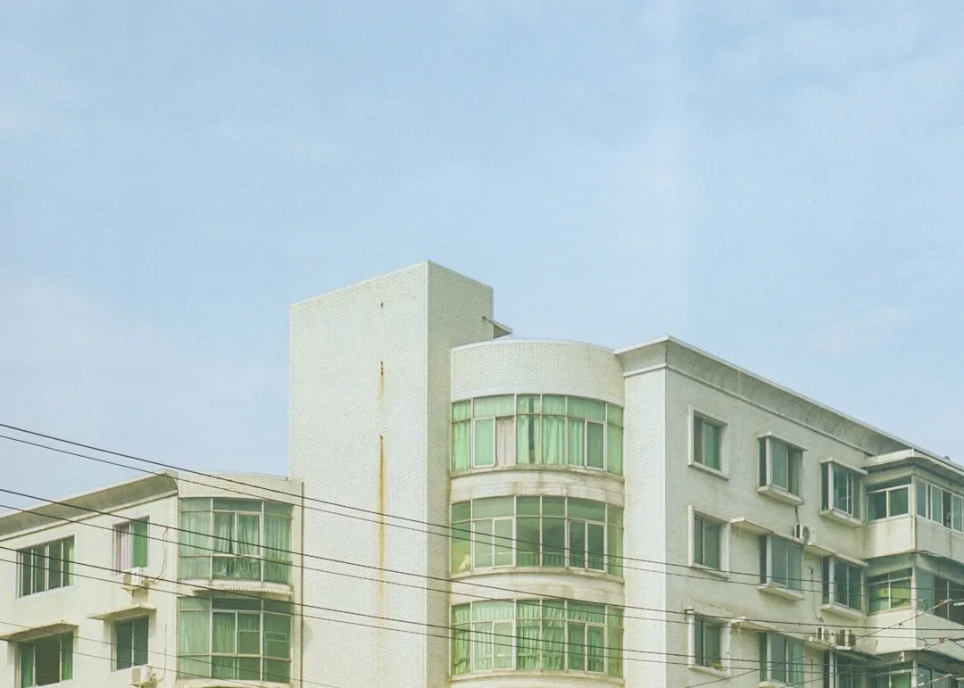 五金建材批发采购指南：建筑工地常用材料规格与选型要点解析